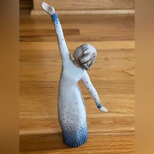 Willow Tree figurine female “Shine”